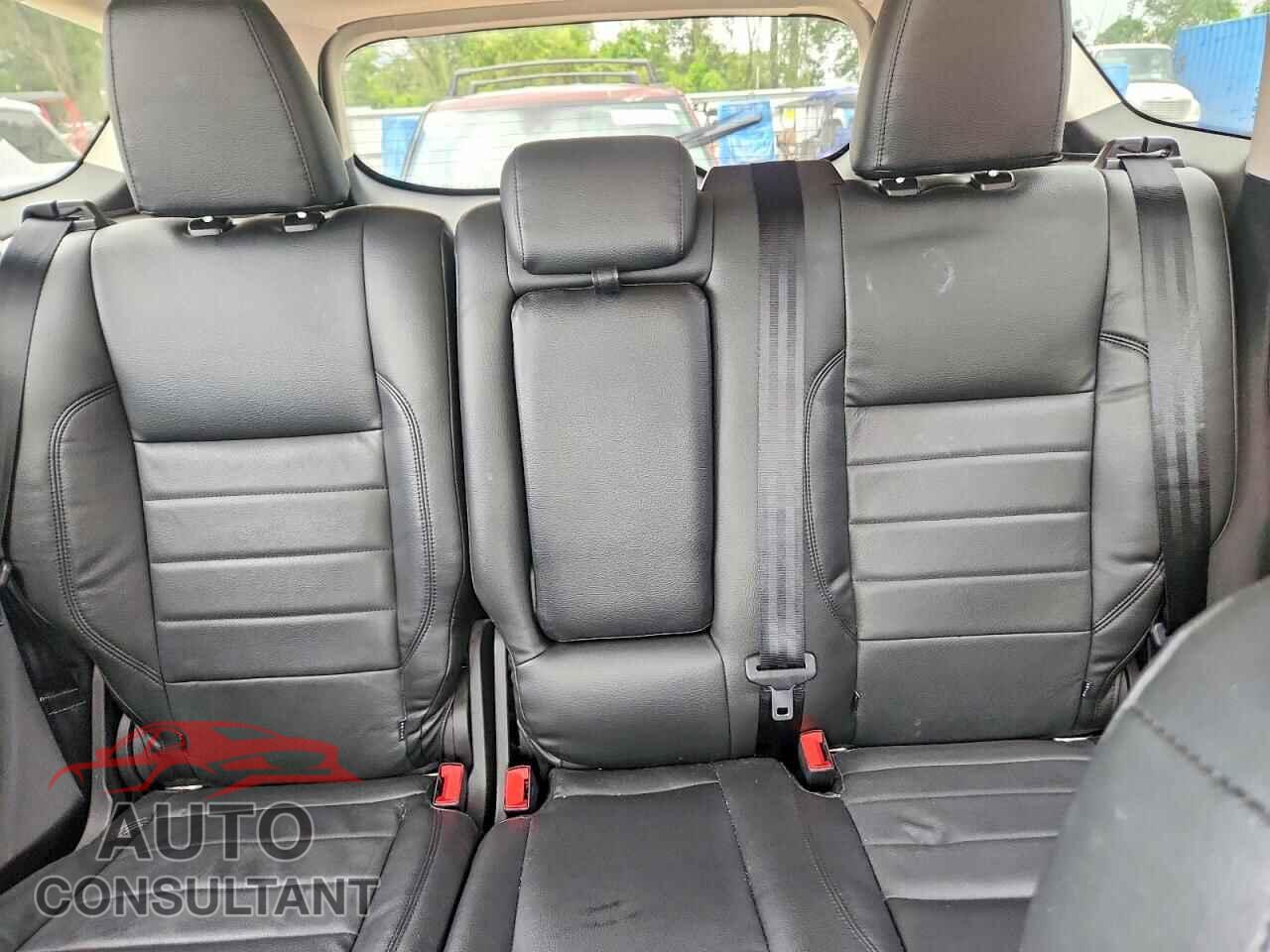 FORD ESCAPE 2017 - 1FMCU0GD4HUB06400