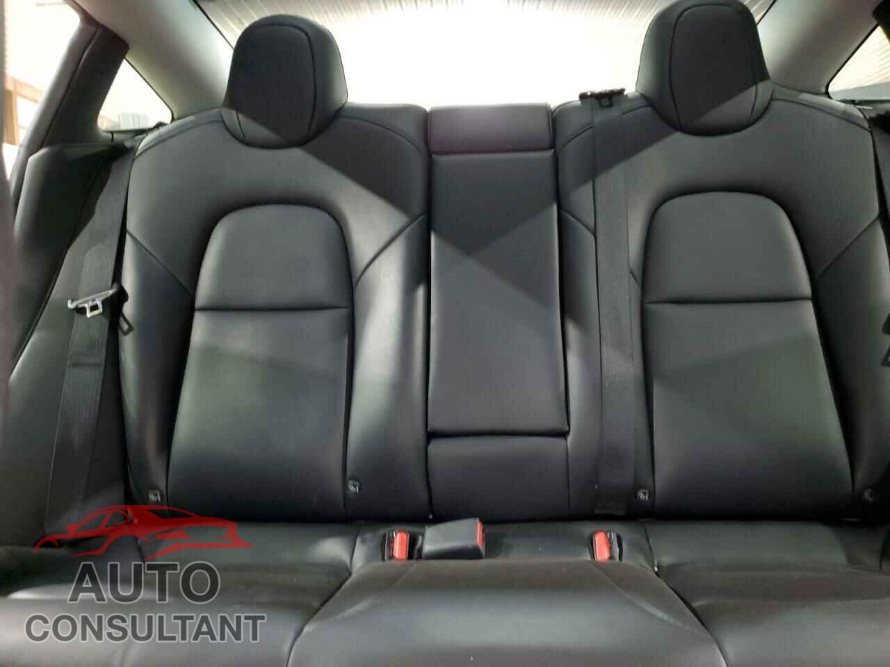 TESLA MODEL 3 2023 - 5YJ3E1EA5PF438532
