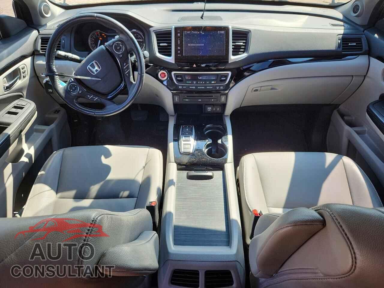 HONDA PILOT 2017 - 5FNYF6H92HB041170