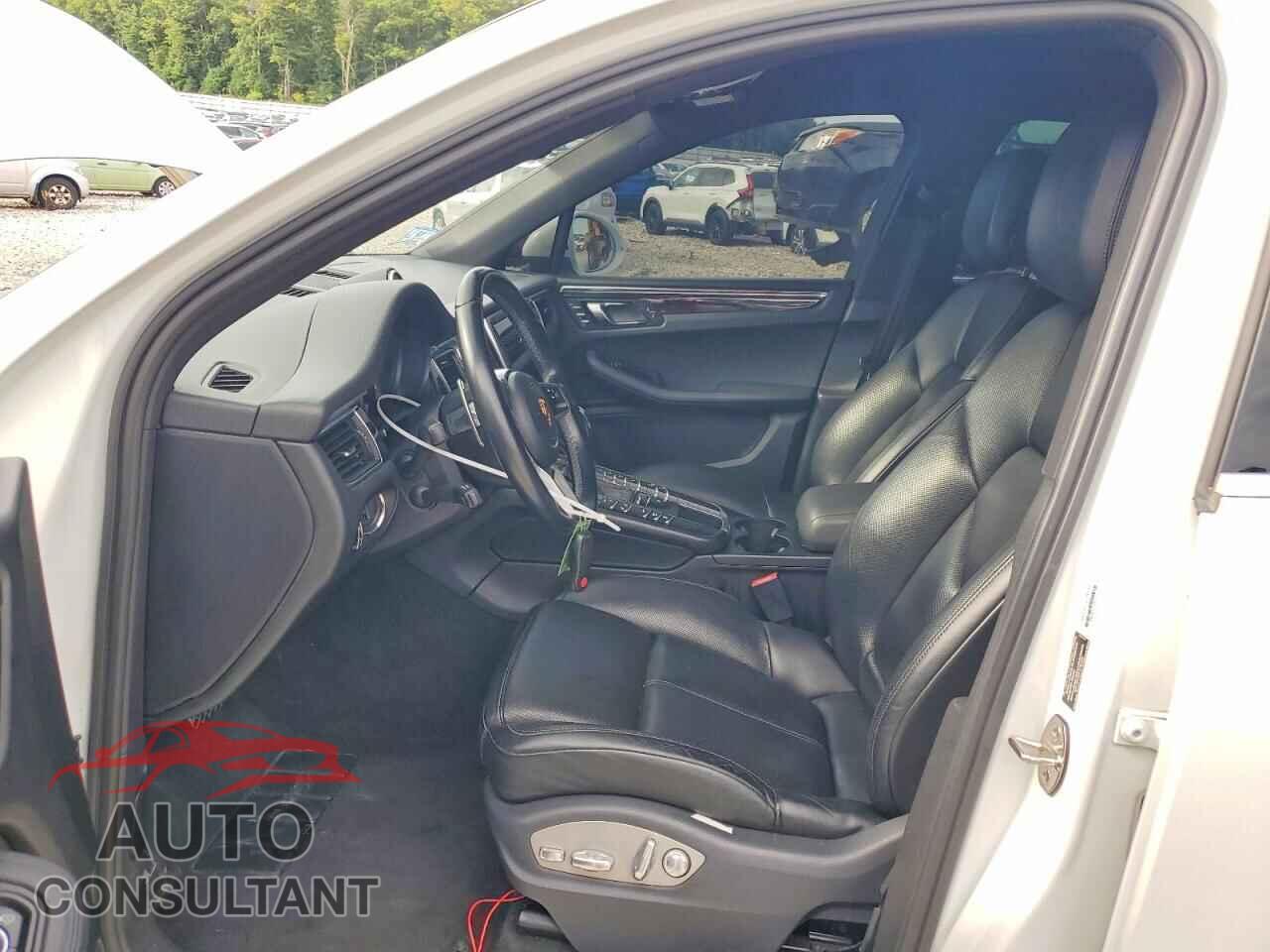 PORSCHE MACAN 2015 - WP1AB2A50FLB58039
