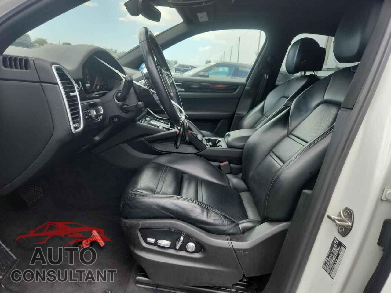 PORSCHE CAYENNE 2019 - WP1AA2AY8KDA14014