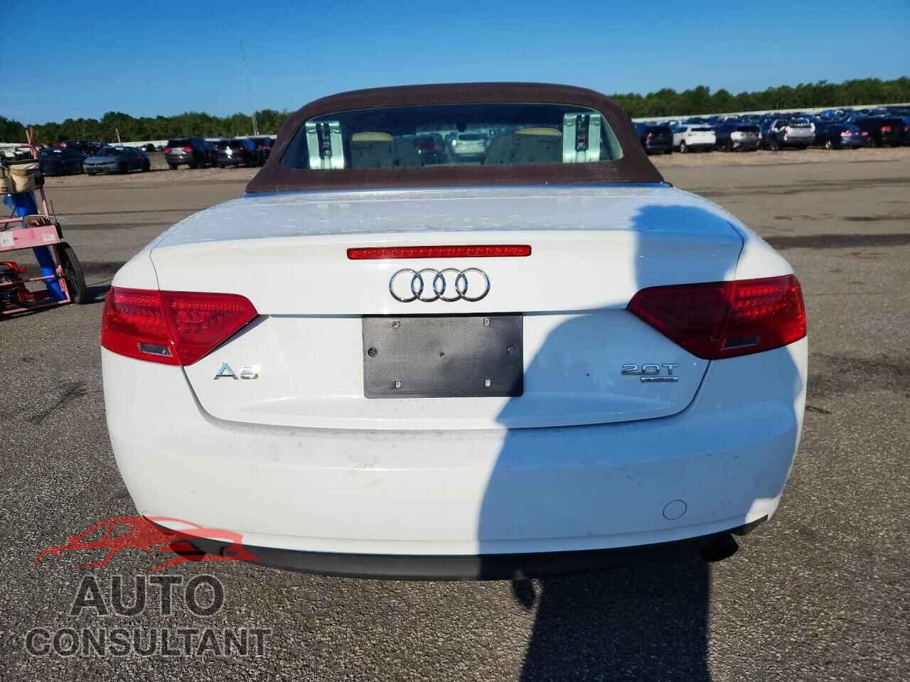 AUDI A5 PREMIUM 2013 - WAULFAFH7DN016894