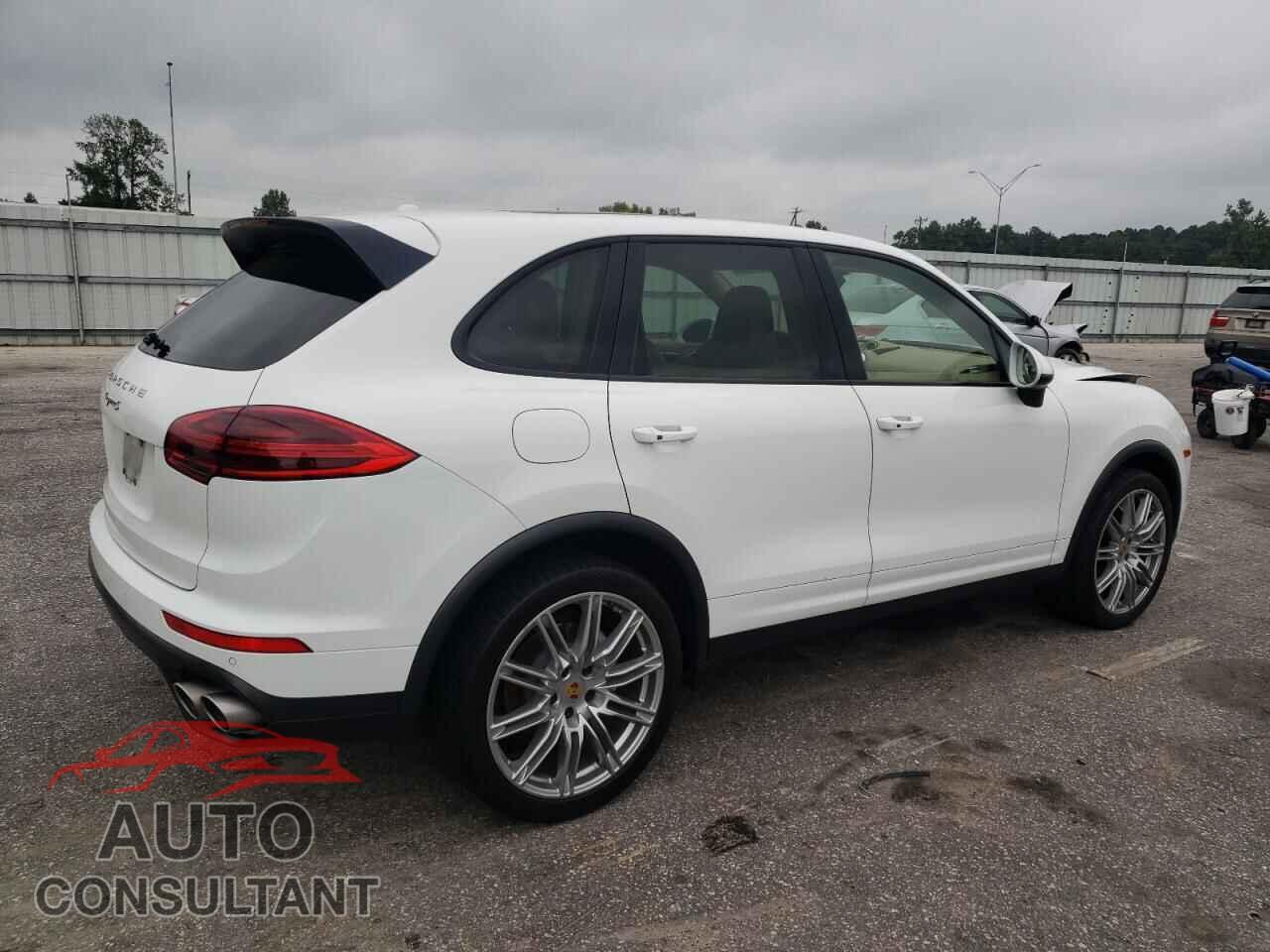 PORSCHE CAYENNE 2017 - WP1AB2A26HLA52025