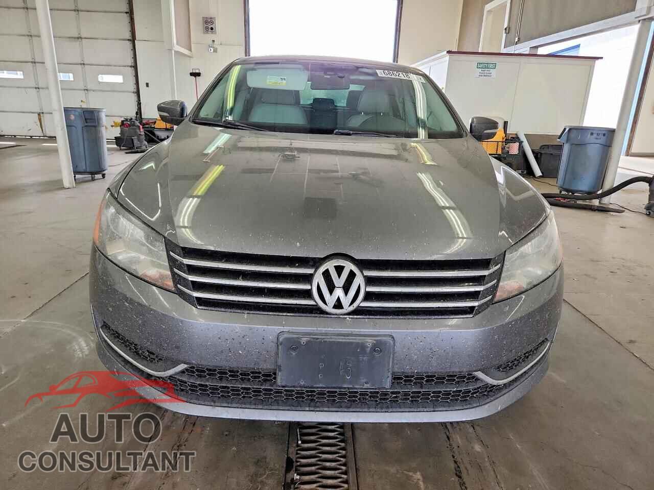 VOLKSWAGEN PASSAT 2014 - 1VWAP7A35EC002458