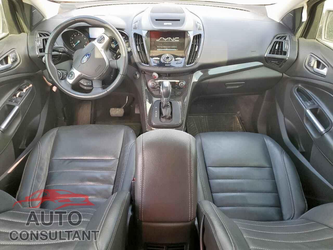 FORD ESCAPE 2015 - 1FMCU0J95FUB18833