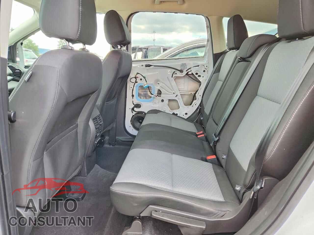 FORD ESCAPE 2017 - 1FMCU9GD2HUC09948