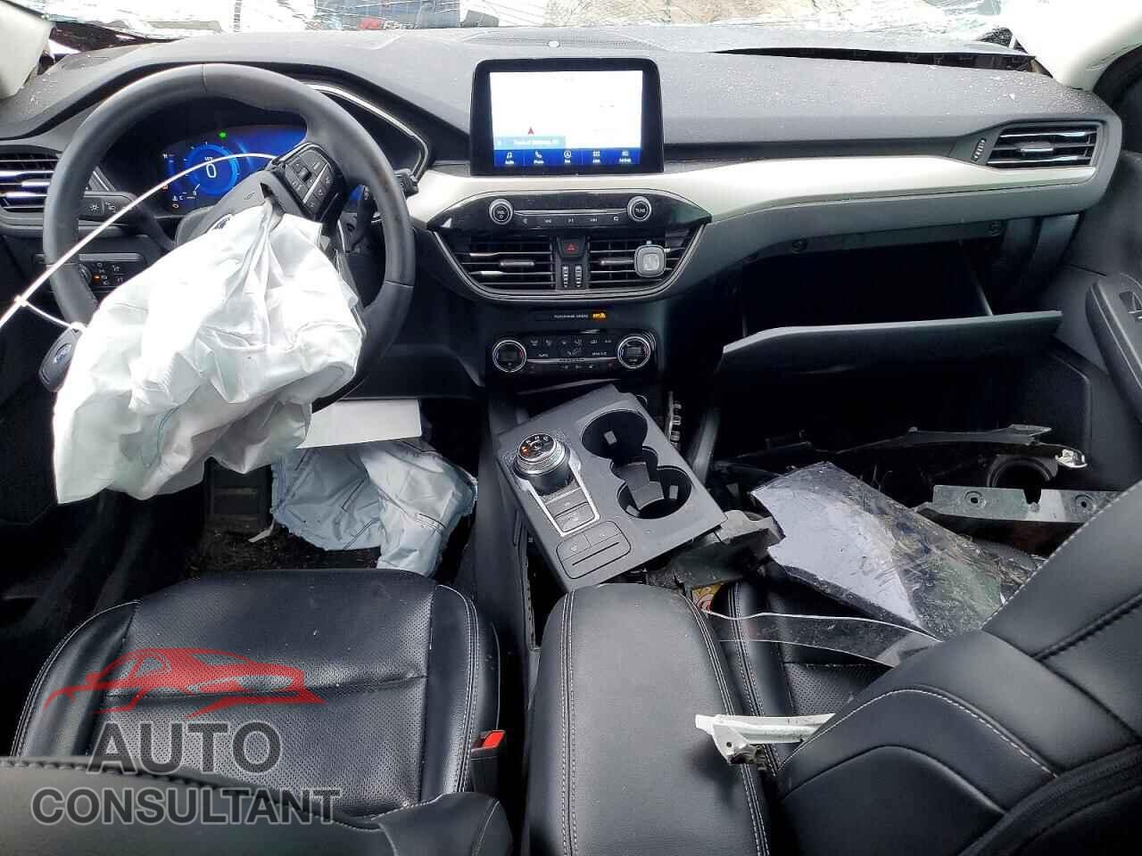 FORD ESCAPE 2021 - 1FMCU9H91MUB21901