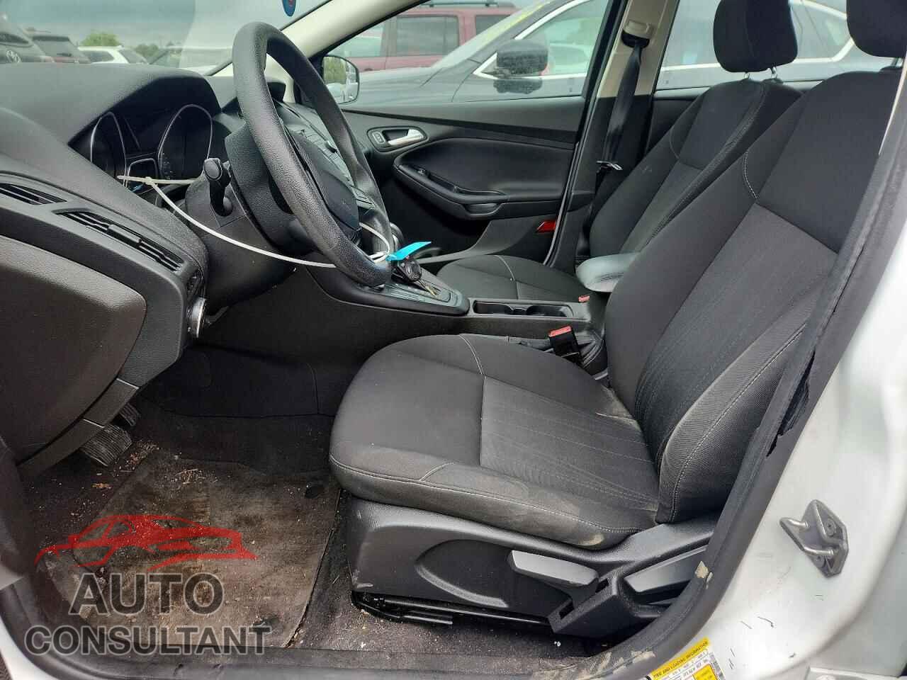 FORD FOCUS 2016 - 1FADP3K22GL310940