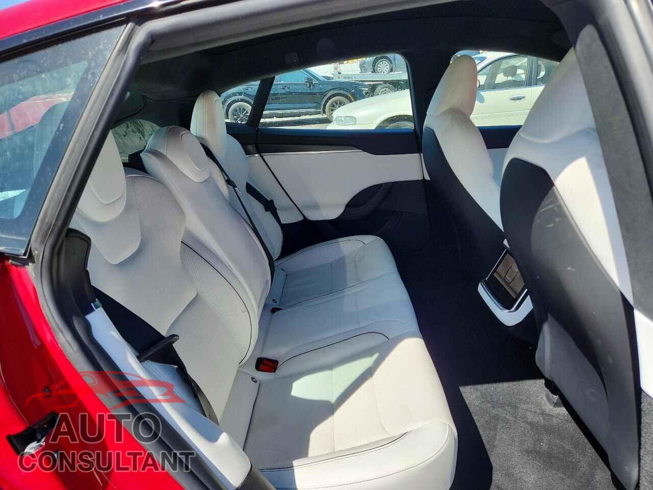 TESLA MODEL S 2022 - 5YJSA1E61NF470636