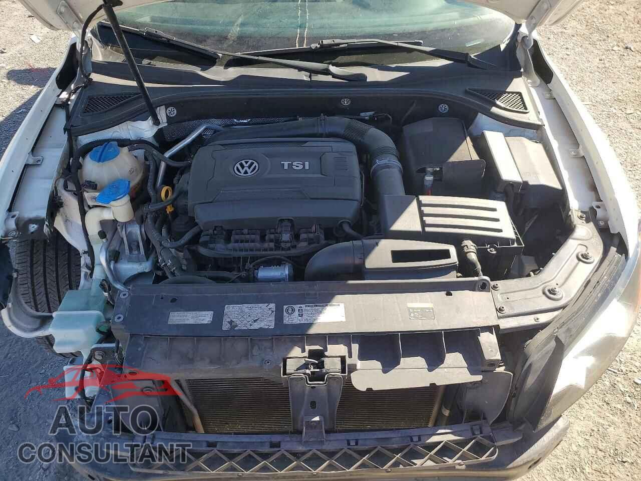 VOLKSWAGEN PASSAT 2015 - 1VWBT7A32FC068192
