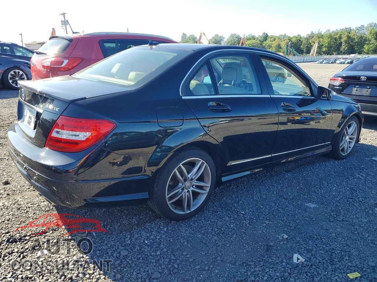 MERCEDES-BENZ C-CLASS 2013 - WDDGF8AB1DR278666