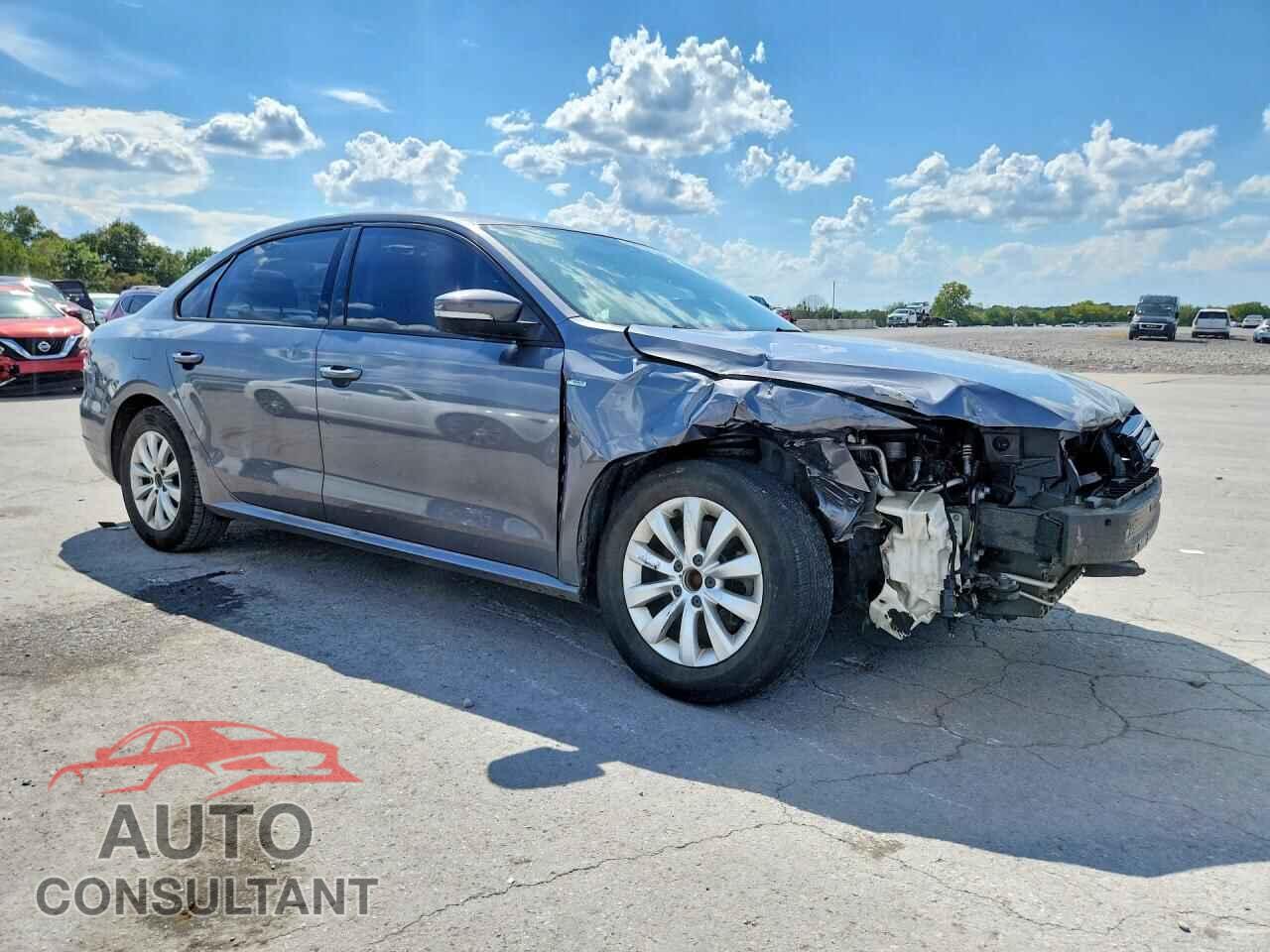 VOLKSWAGEN PASSAT 2015 - 1VWAT7A31FC027032