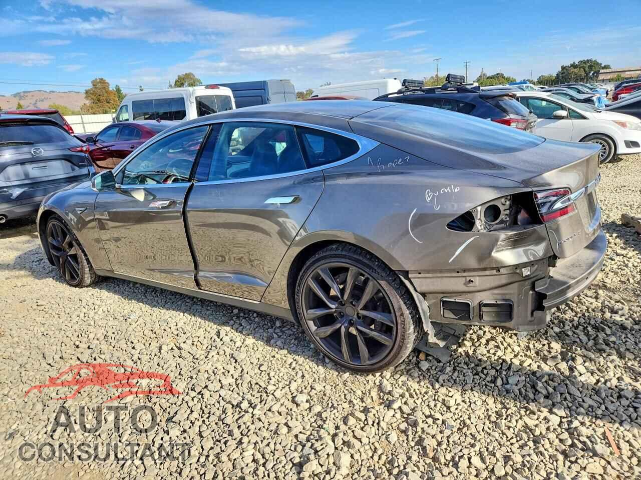 TESLA MODEL S 2015 - 5YJSA1H22FF090084