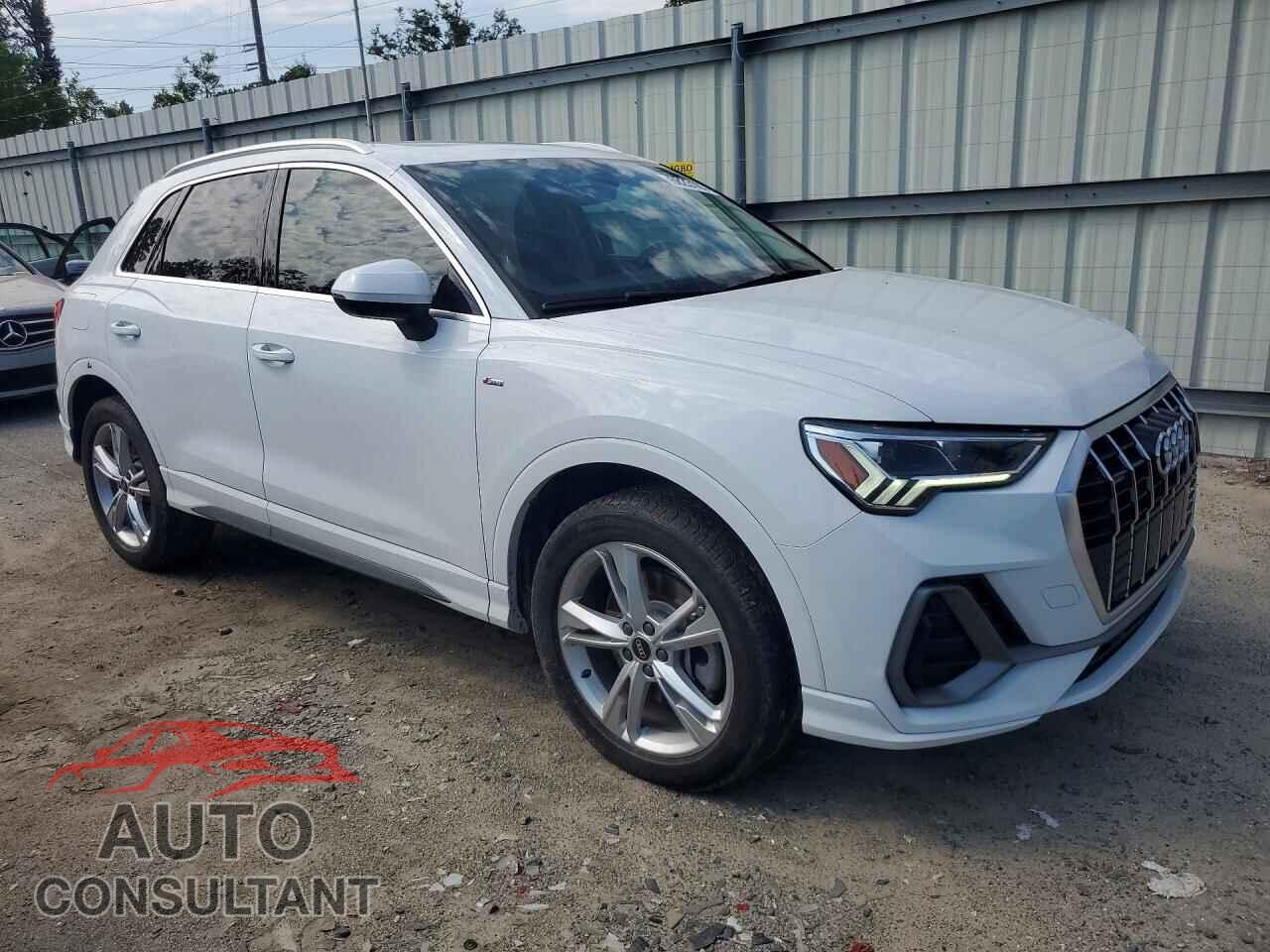 AUDI Q3 2022 - WA1EECF38N1034323