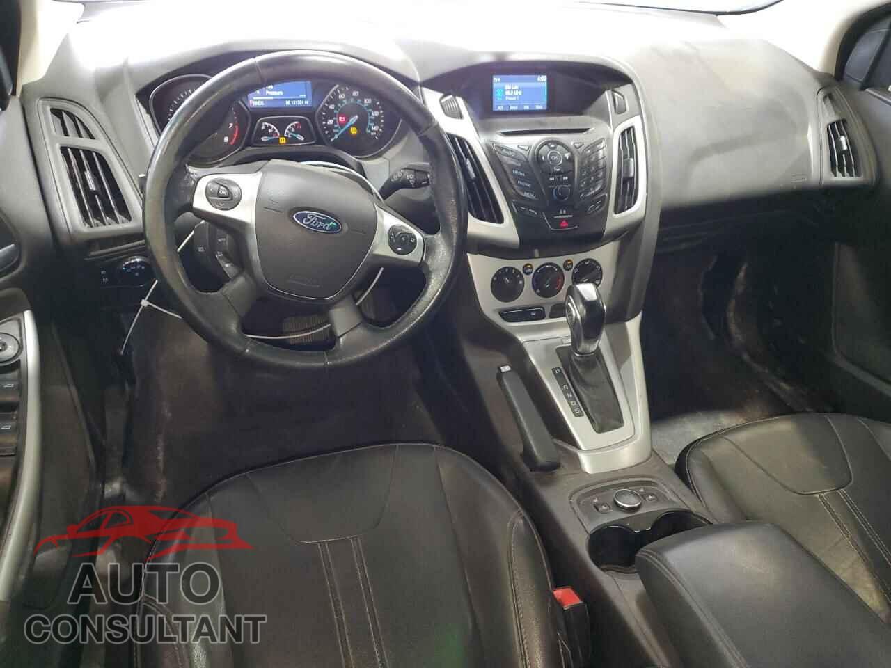 FORD FOCUS 2014 - 1FADP3K2XEL243548