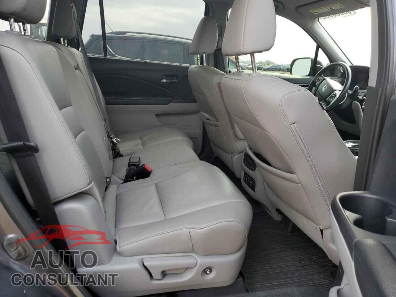 HONDA PILOT 2017 - 5FNYF6H91HB019838