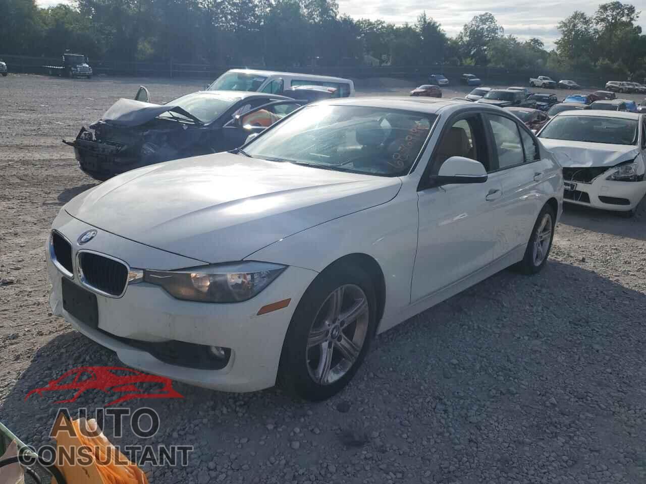 BMW 3 SERIES 2013 - WBA3C3C56DF981657