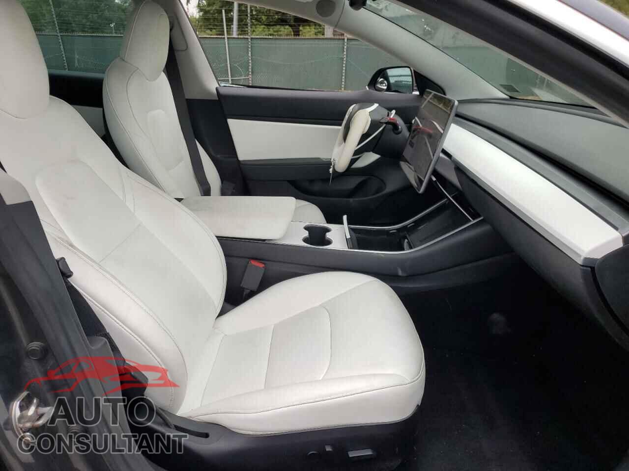 TESLA MODEL 3 2018 - 5YJ3E1EBXJF170268