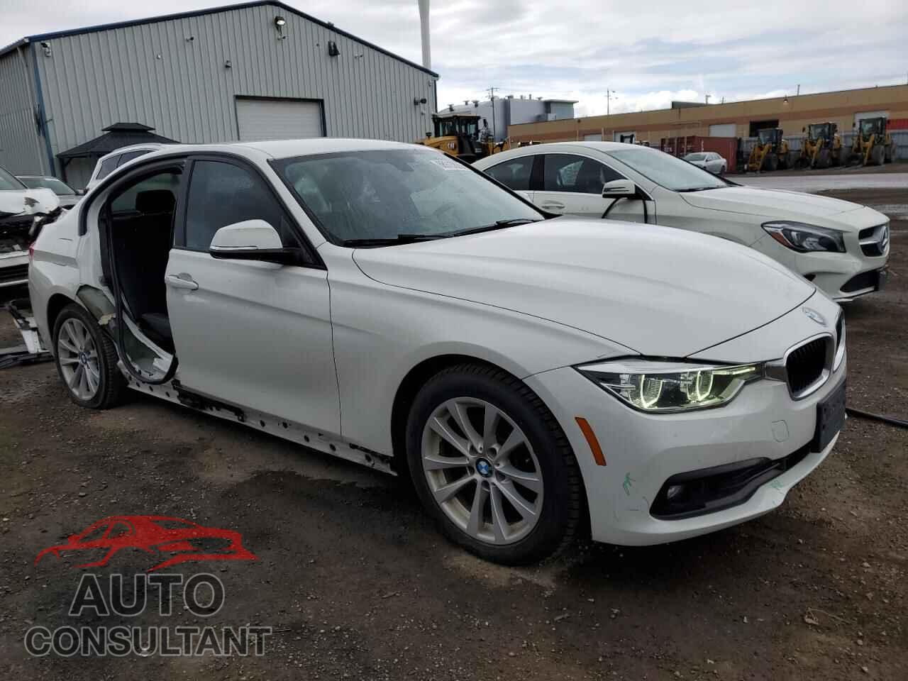 BMW 3 SERIES 2017 - WBA8A3C30HK692815