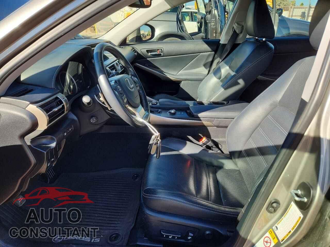 LEXUS IS 2015 - JTHBE1D23F5022290