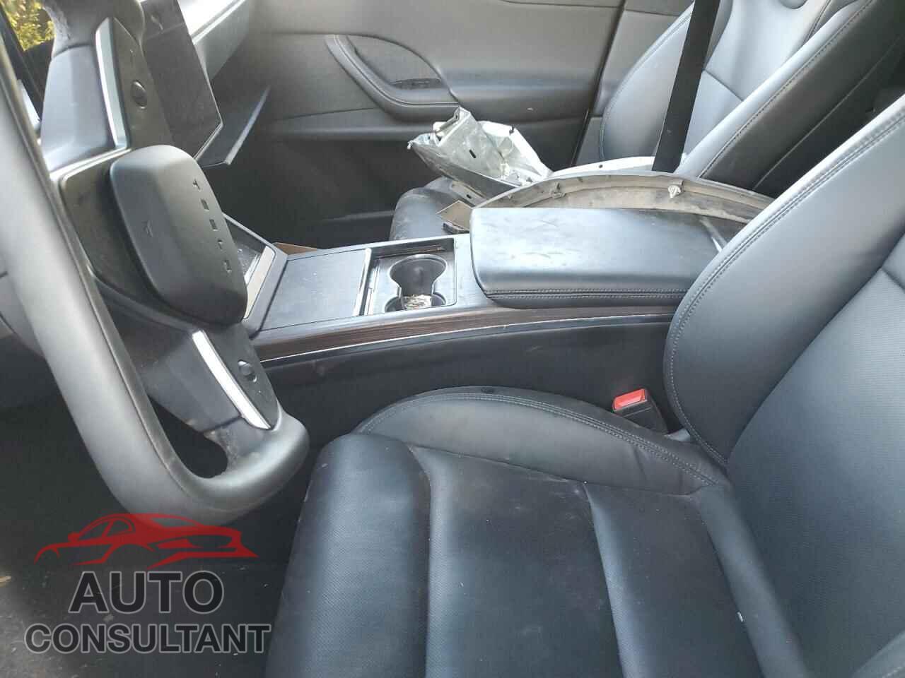 TESLA MODEL X 2023 - 7SAXCDE5XPF381081