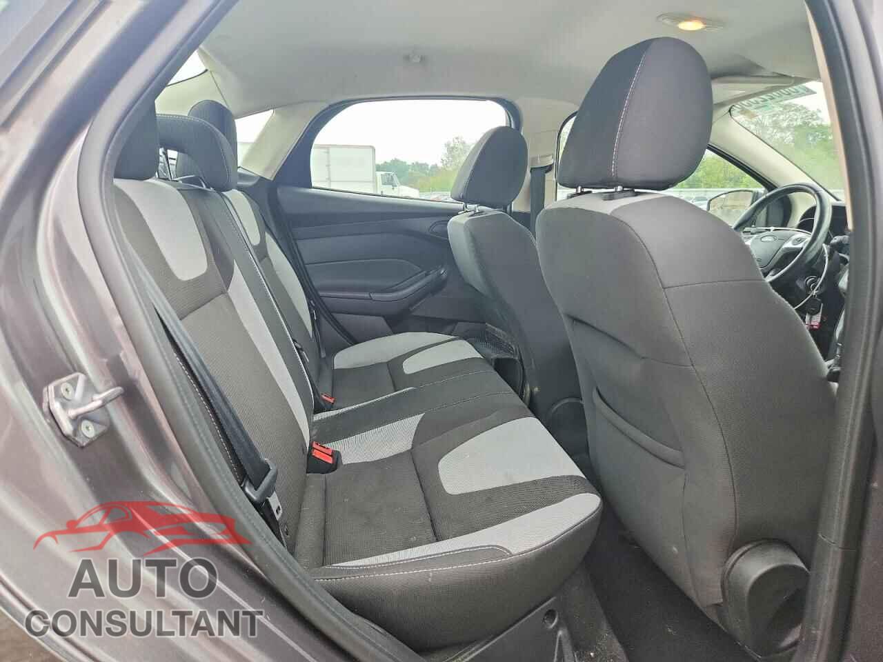 FORD FOCUS 2012 - 1FAHP3F22CL447656