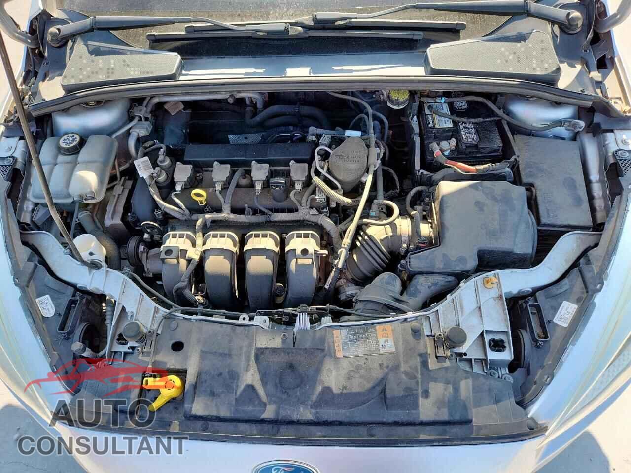 FORD FOCUS 2015 - 1FADP3K29FL243977
