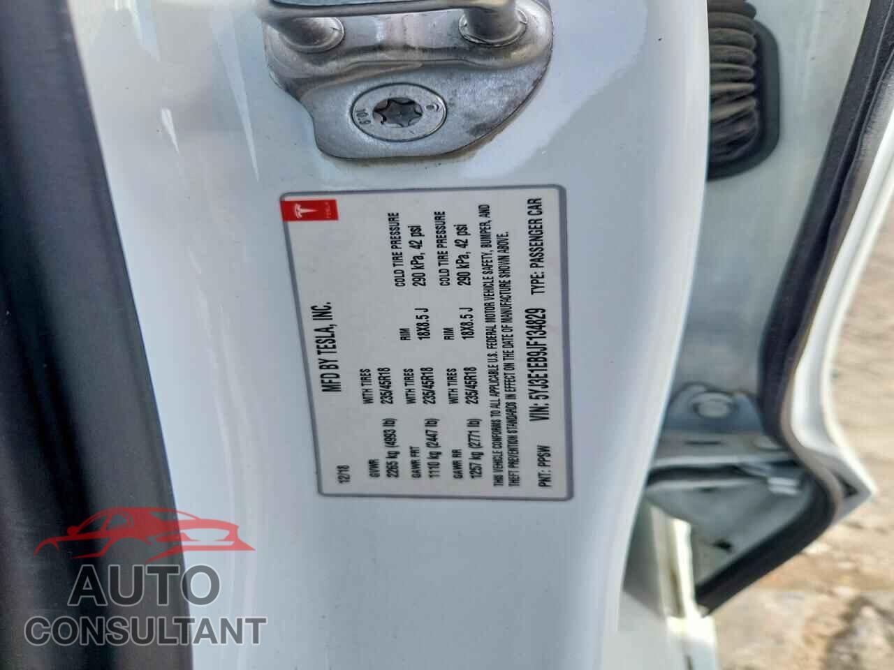 TESLA MODEL 3 2018 - 5YJ3E1EB9JF134829