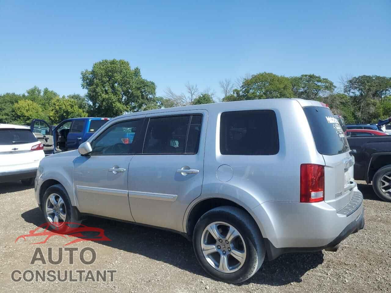 HONDA PILOT 2013 - 5FNYF4H61DB076237