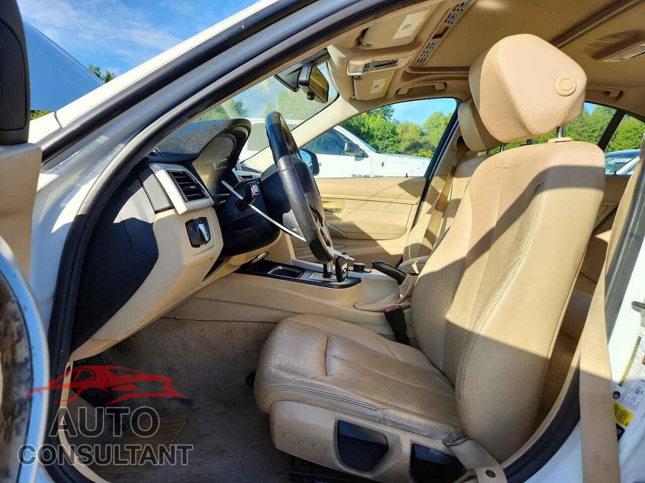 BMW 3 SERIES 2015 - WBA3C3C56FK202056