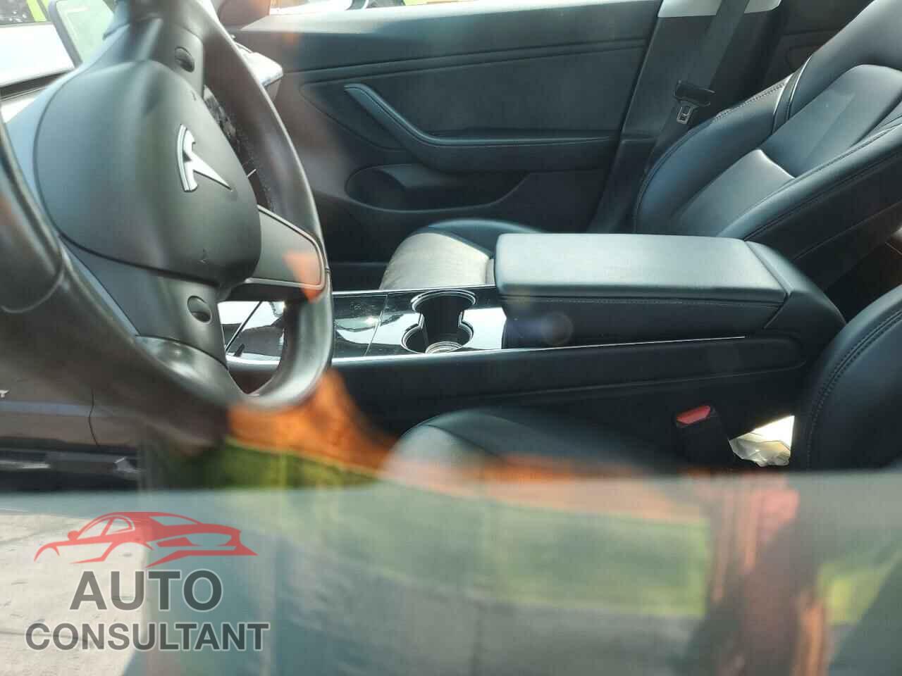 TESLA MODEL 3 2018 - 5YJ3E1EAXJF031409