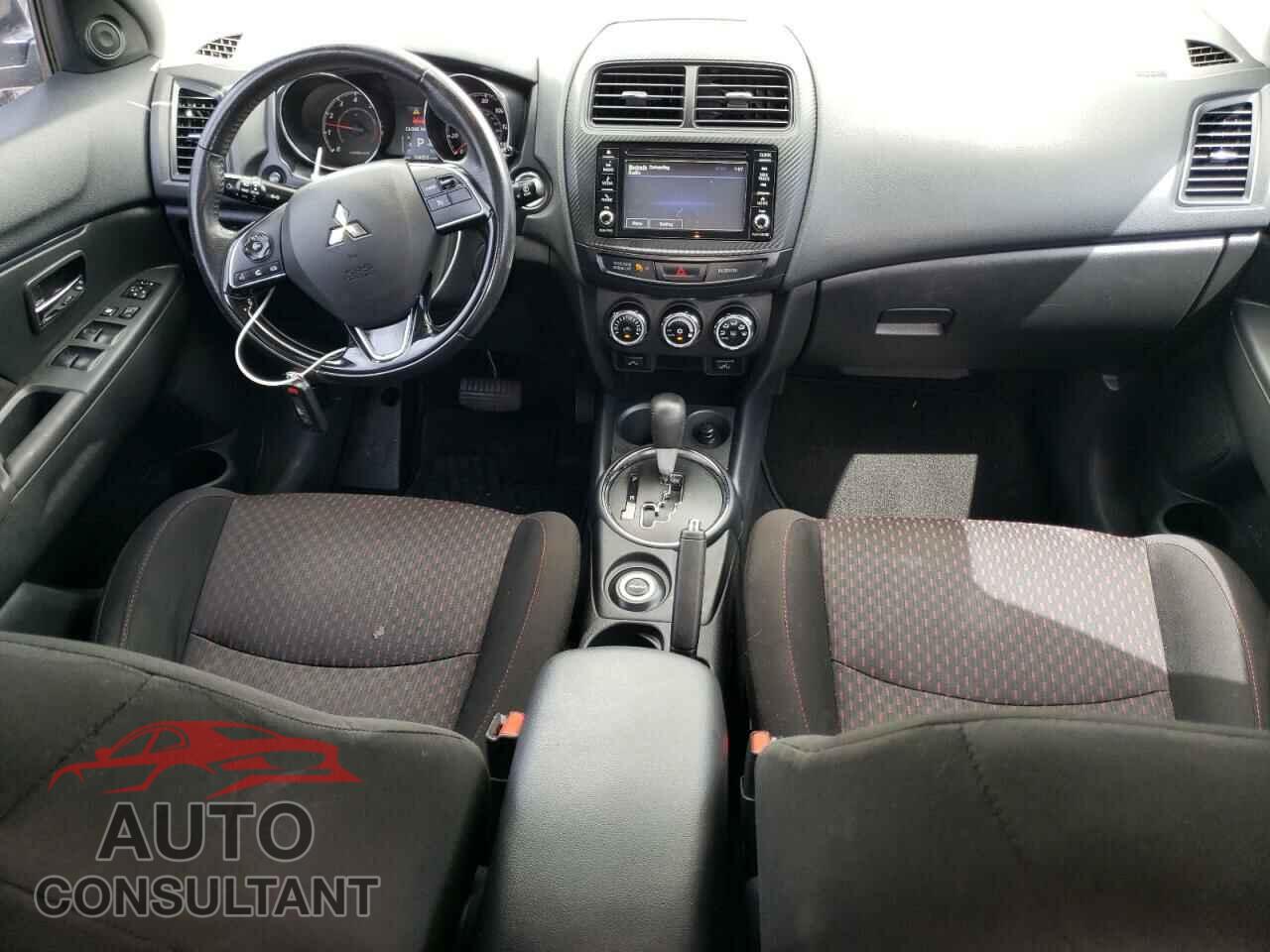 MITSUBISHI OUTLANDER 2017 - JA4AR3AW8HZ018911