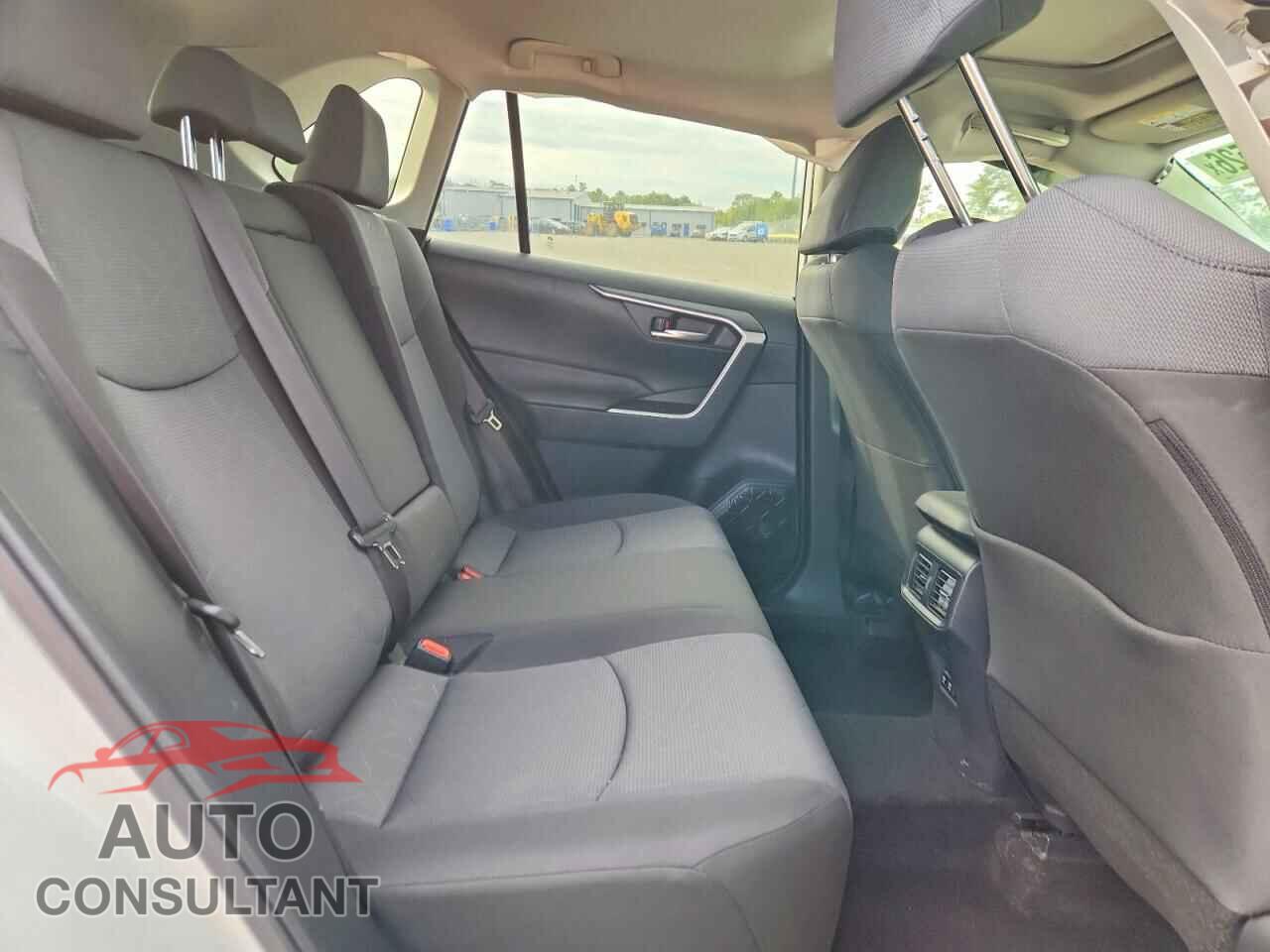 TOYOTA RAV4 2019 - JTMP1RFV1KD046838