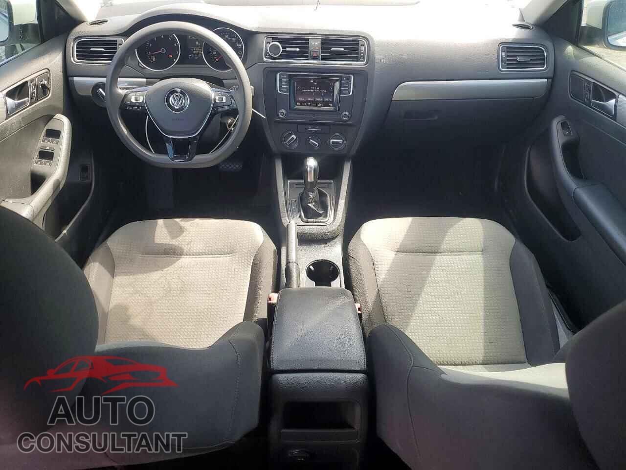 VOLKSWAGEN JETTA 2017 - 3VW2B7AJ7HM218722