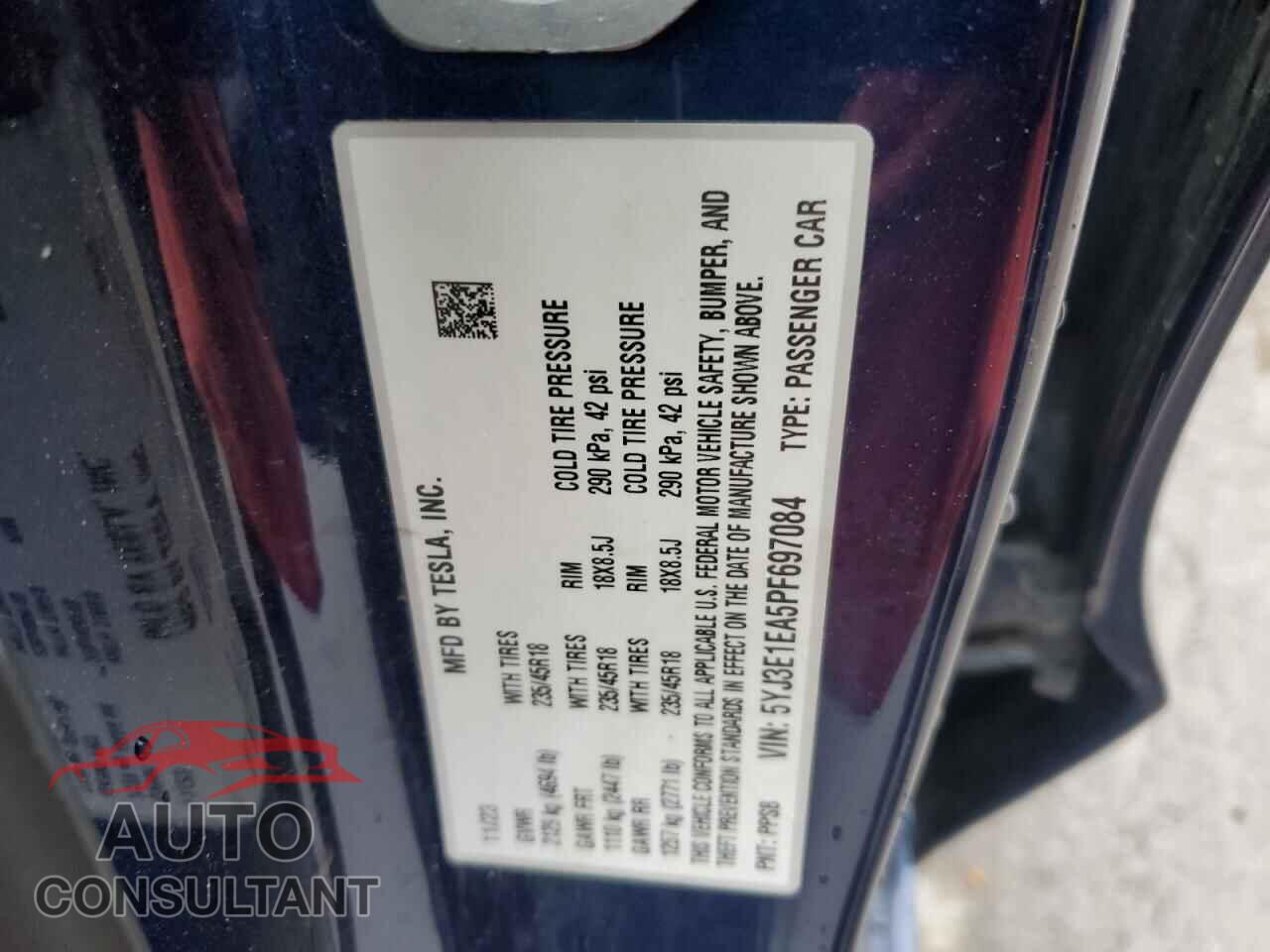 TESLA MODEL 3 2023 - 5YJ3E1EA5PF697084