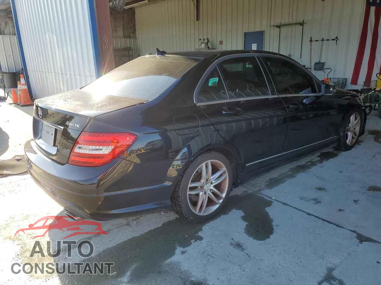MERCEDES-BENZ C-CLASS 2012 - WDDGF8BB4CR237042