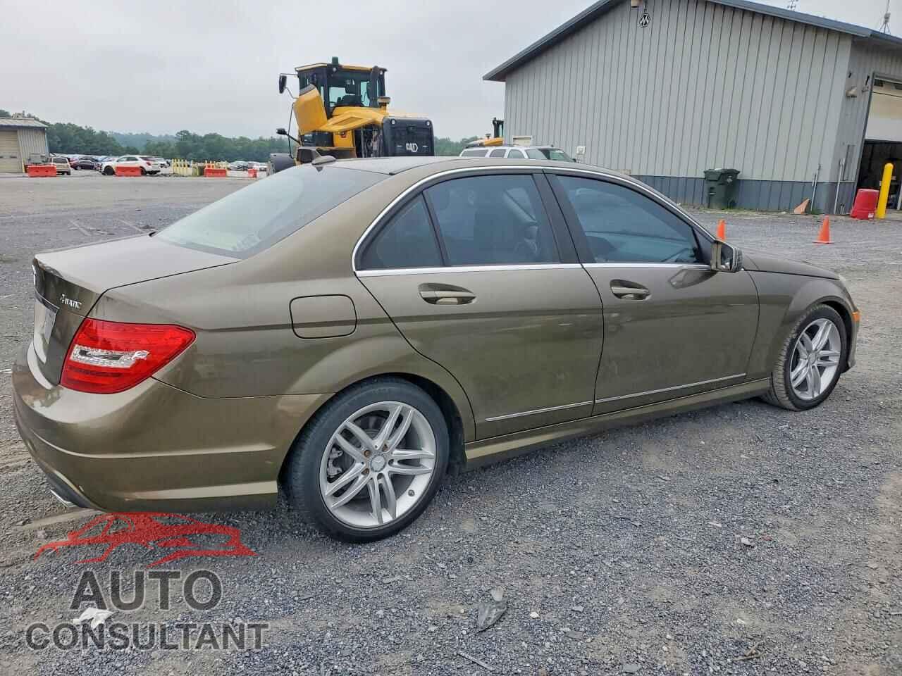 MERCEDES-BENZ C-CLASS 2012 - WDDGF8BB7CR225970