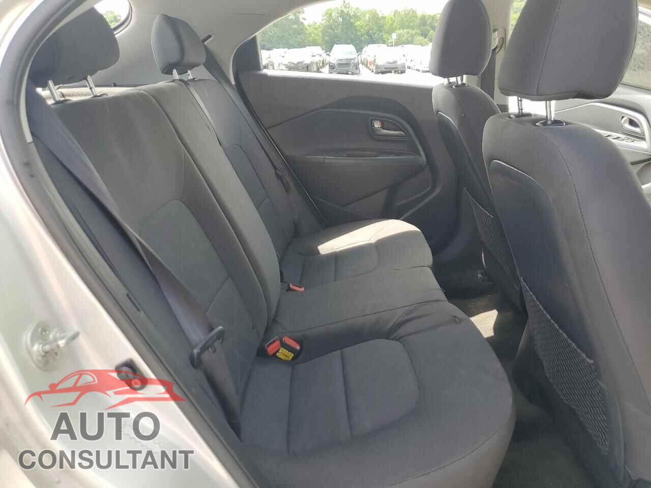 KIA RIO 2012 - KNADM5A31C6015200
