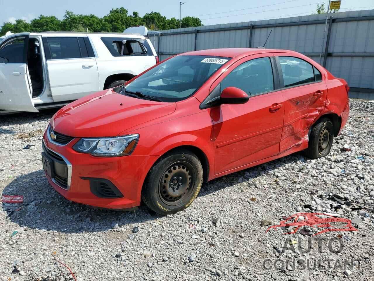 CHEVROLET SONIC 2018 - 1G1JB5SH5J4101472