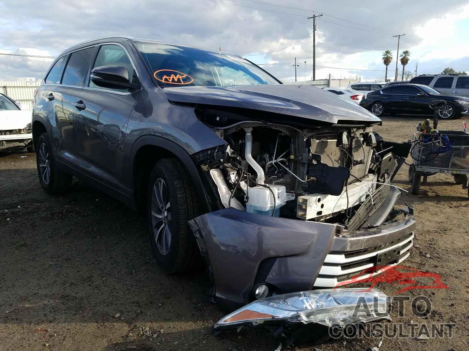 TOYOTA HIGHLANDER 2019 - 5TDKZRFHXKS560219