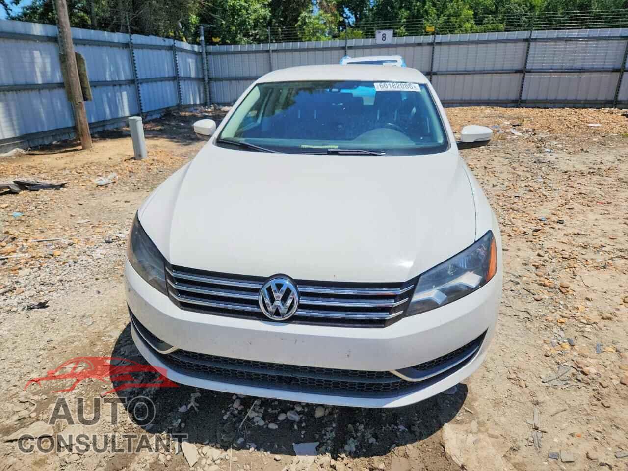 VOLKSWAGEN PASSAT 2014 - 1VWAT7A34EC023619
