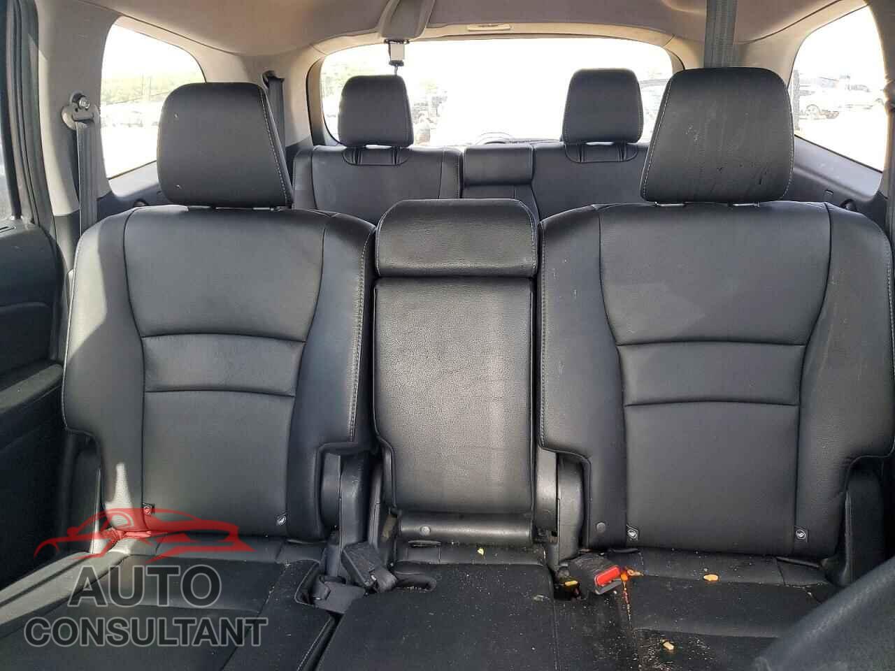 HONDA PILOT 2017 - 5FNYF5H96HB045572
