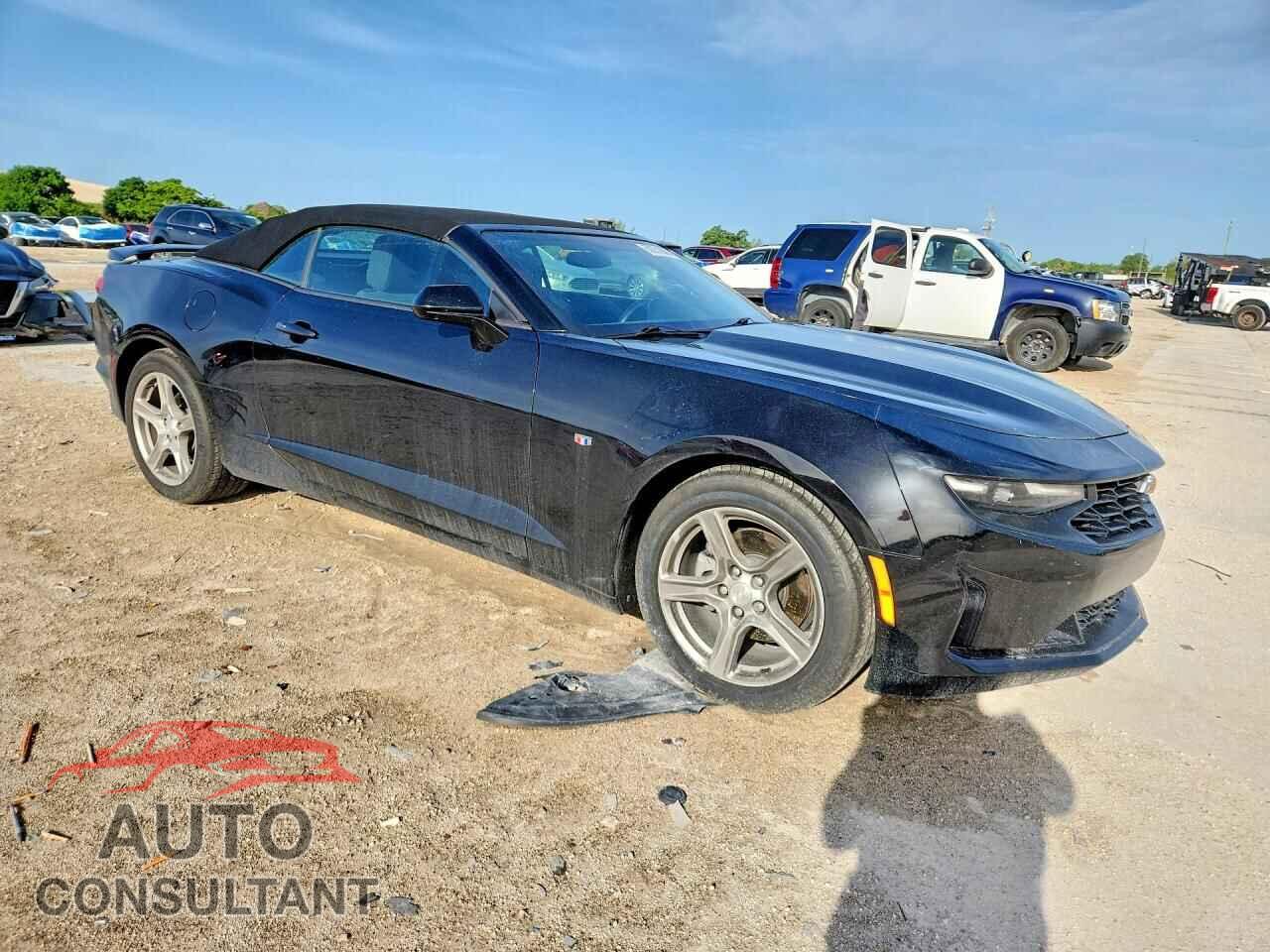 CHEVROLET CAMARO 2019 - 1G1FB3DSXK0136116