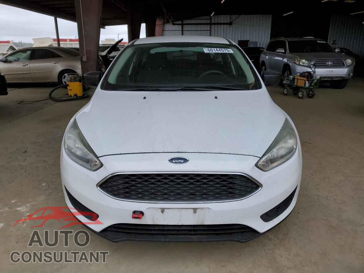 FORD FOCUS 2016 - 1FADP3E28GL339323