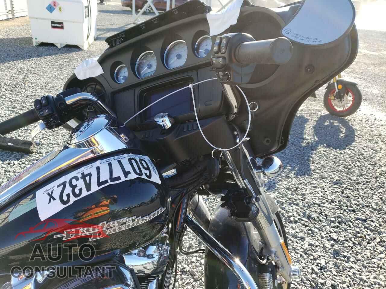 HARLEY-DAVIDSON FL 2019 - 1HD1KBC18KB662431