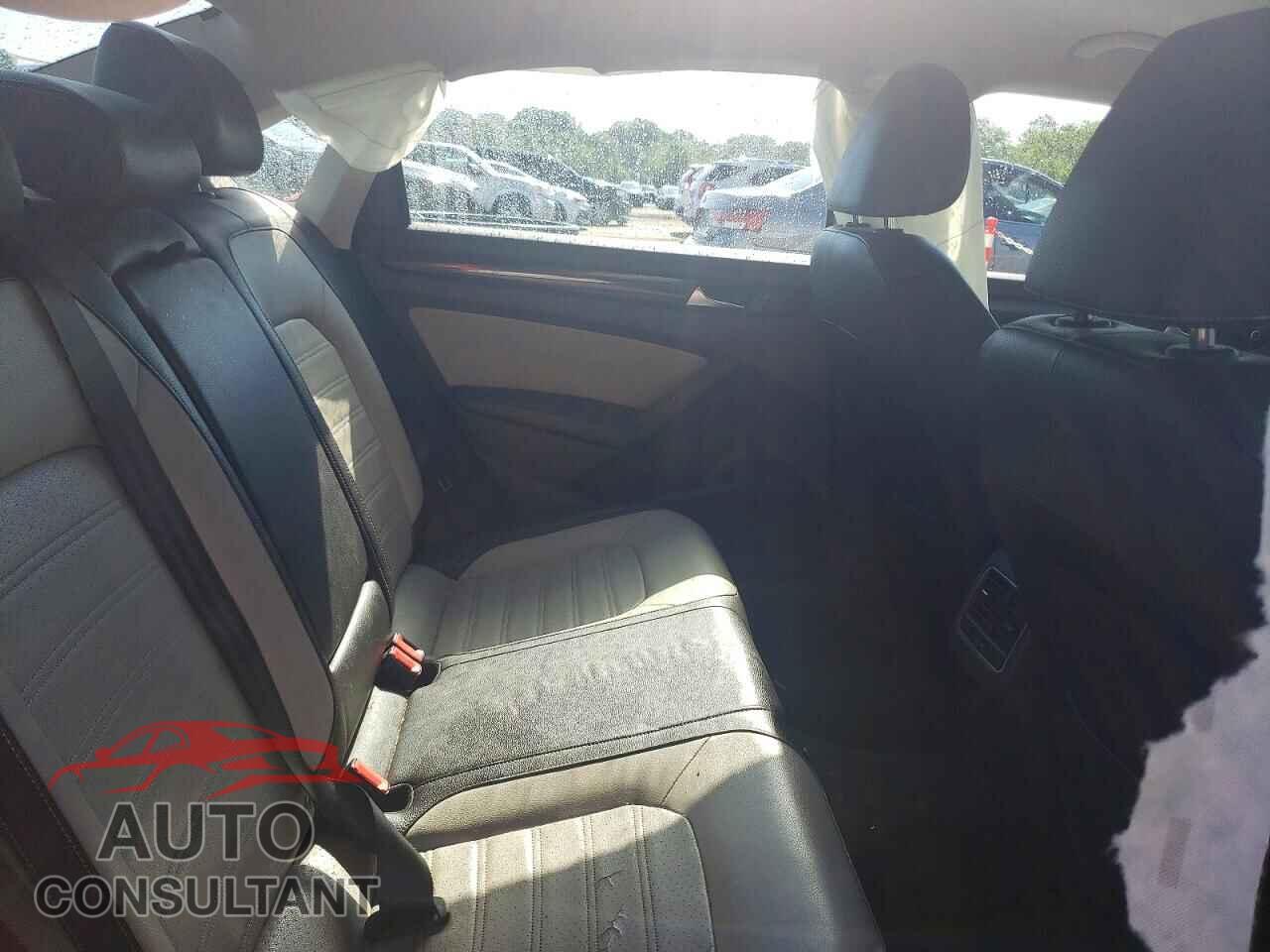 VOLKSWAGEN PASSAT 2015 - 1VWBT7A30FC021839