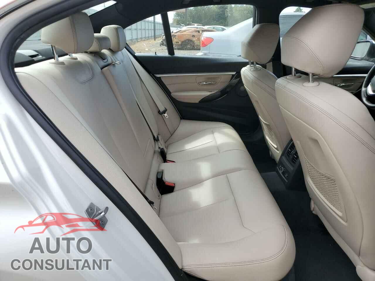 BMW 3 SERIES 2016 - WBA8E3G52GNU03379