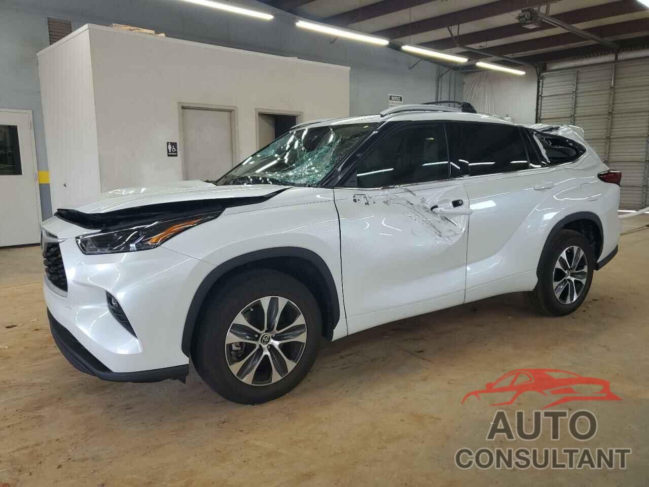 TOYOTA HIGHLANDER 2022 - 5TDGZRAH5NS123827