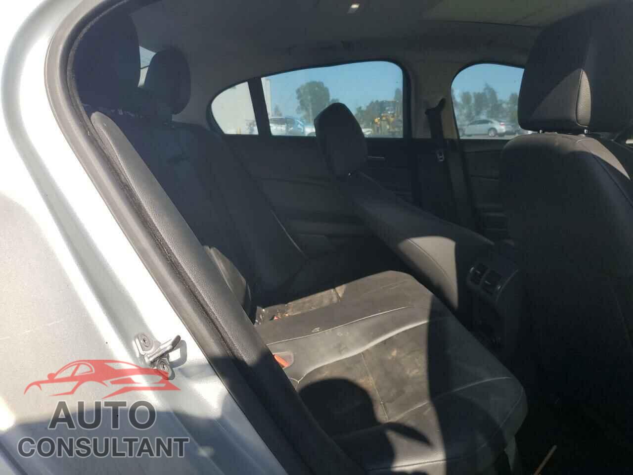 JAGUAR XE 2017 - SAJAR4BG2HA948189