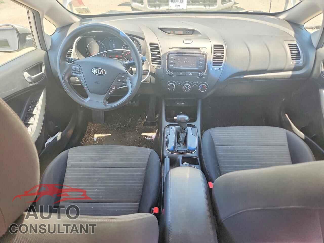 KIA FORTE 2017 - 3KPFL4A73HE125260